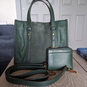 ** SOLD ** FOSSIL green leather Bucket purse and matching wallet
